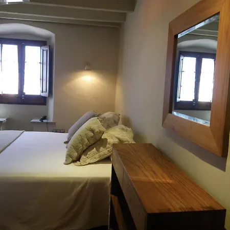 Hotel Mora De Dalt