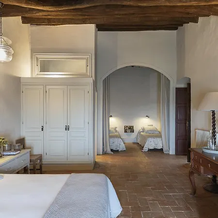 Hotel Mora De Dalt
